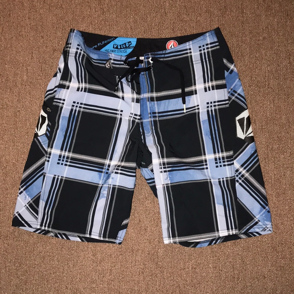 Volcom Board Shorts Size 30
